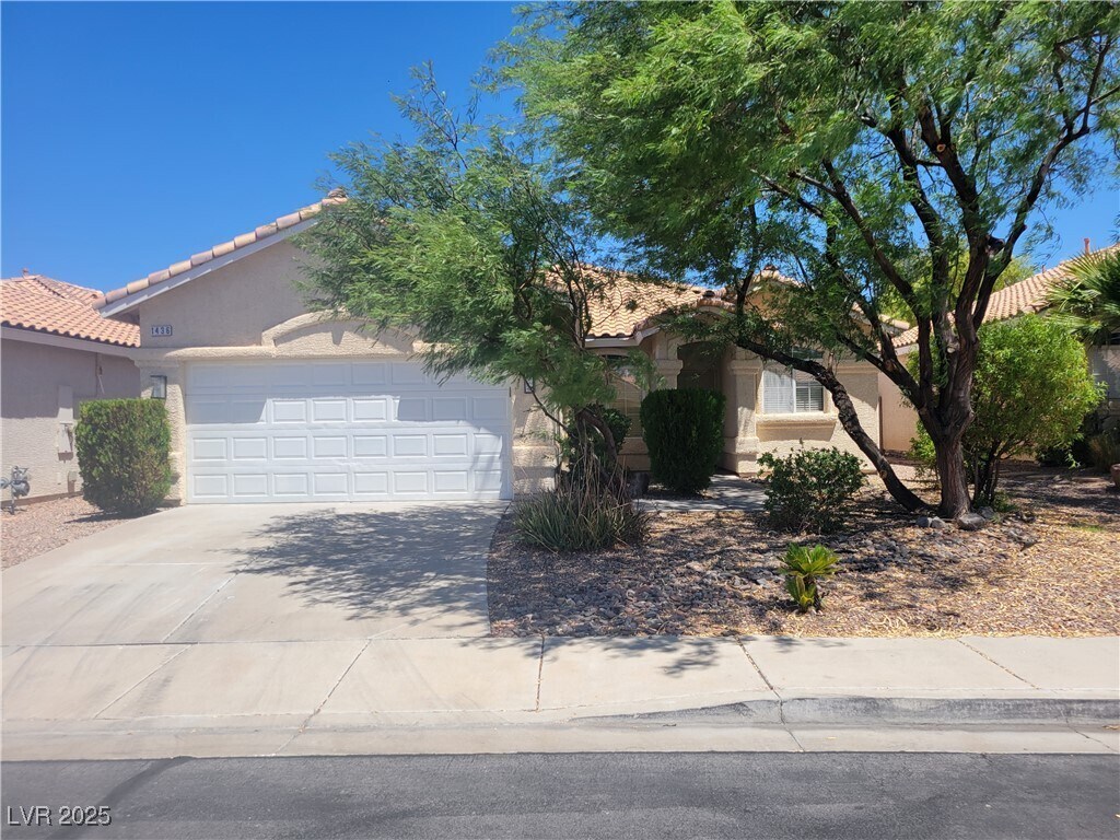 Foto principal - 1436 E Still Creek Ave
