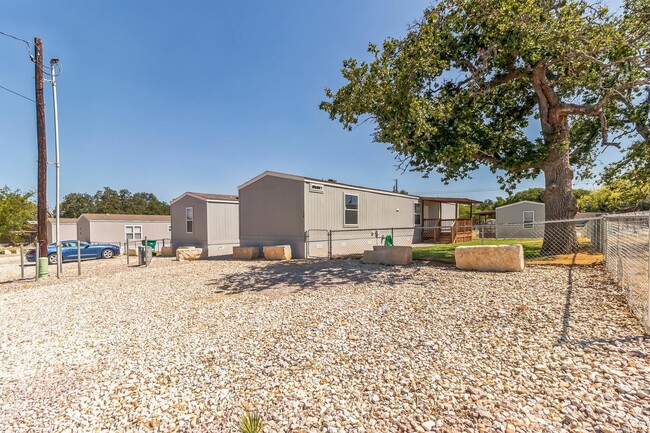 Foto del edificio - 105 E Briar Dr