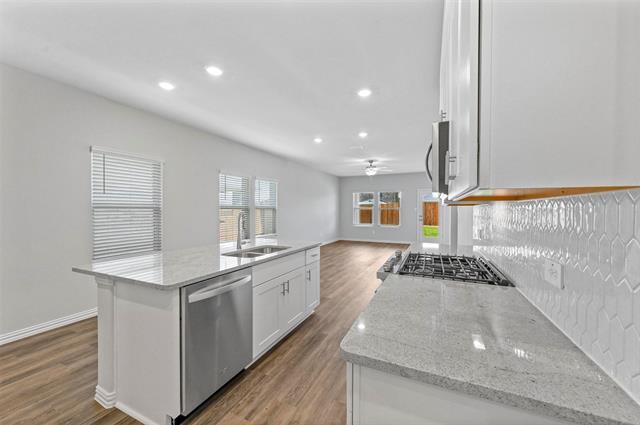 Foto del edificio - 616 Russell Dr