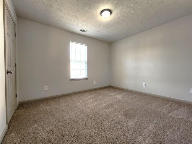 Building Photo - 424 Village Bluff Dr