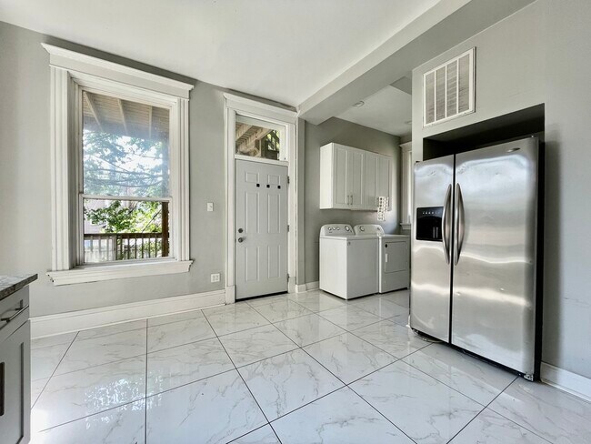 Foto del edificio - 2615 W Potomac Ave