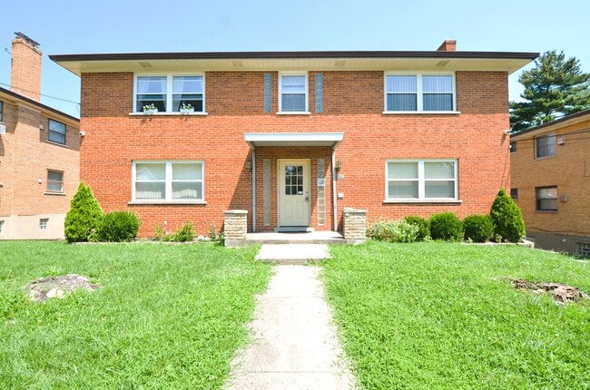 Building Photo - 3230 Blueacres Dr