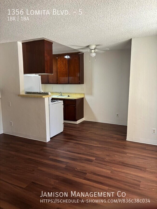 Building Photo - 1356 Lomita Blvd