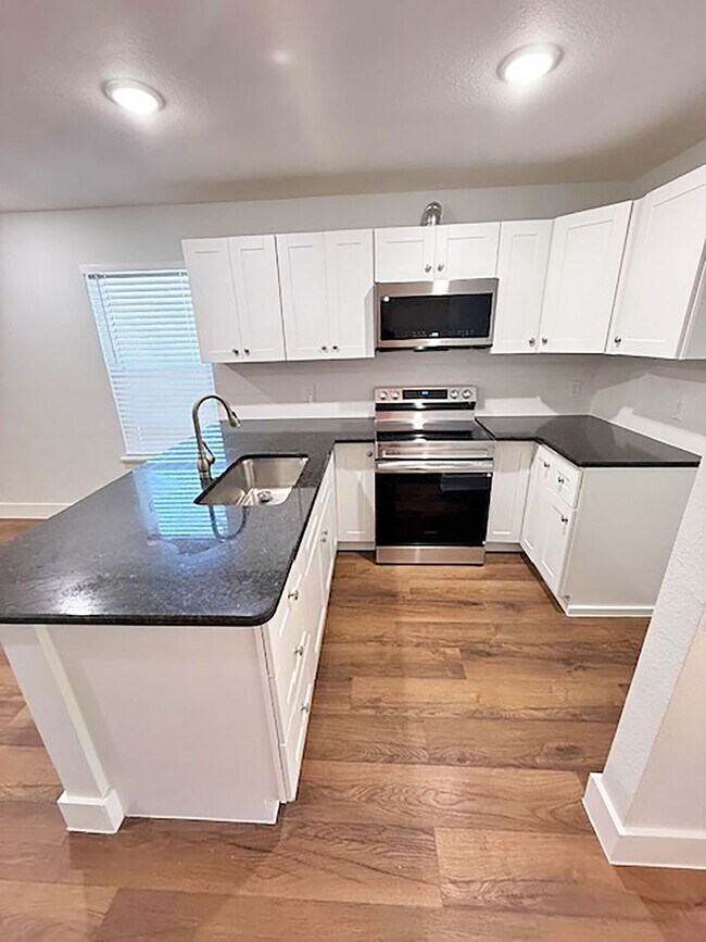 Foto del edificio - NIce 2 Bdrm 1 Bath Home near UNT and I-35E...