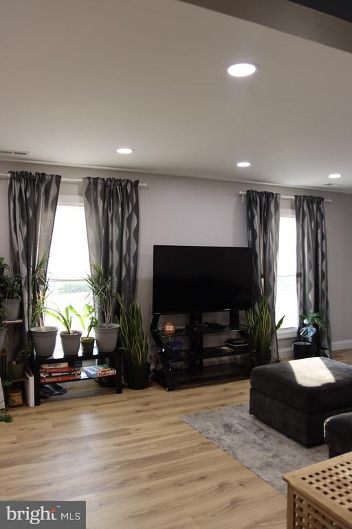 Building Photo - 2298 Four Seasons Dr