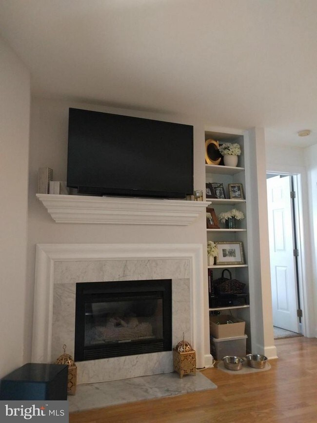 Building Photo - 12209 Fairfield House Dr