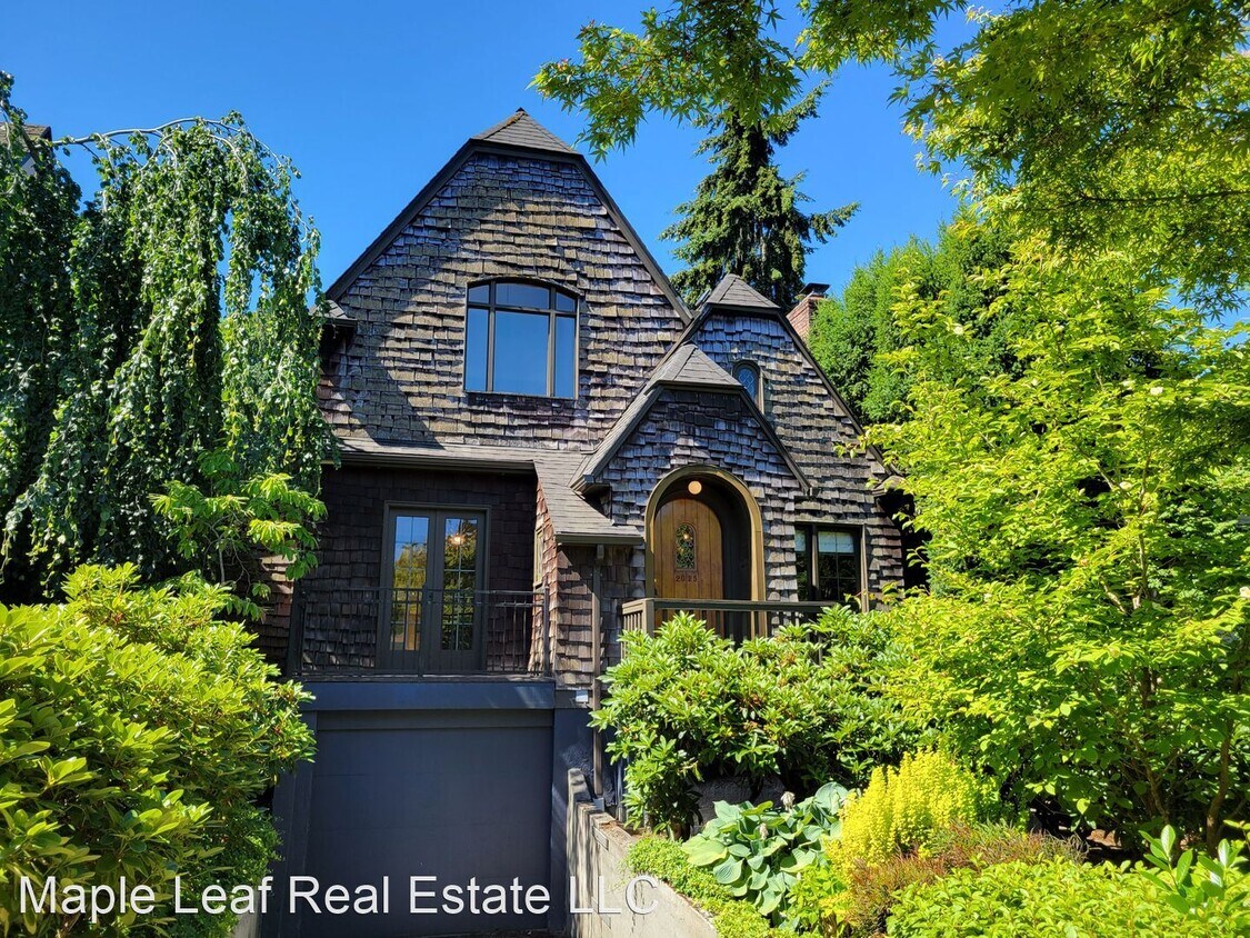 Foto principal - 5 br, 3 bath House - 2025 Boyer Ave E