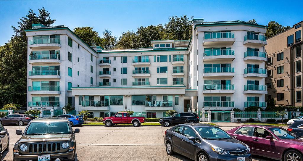 Primary Photo - Harbour Vista Condominiums - 4 bedrooms + den