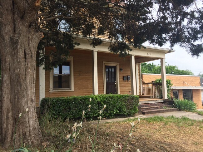 Front of House - 920 Stewart St