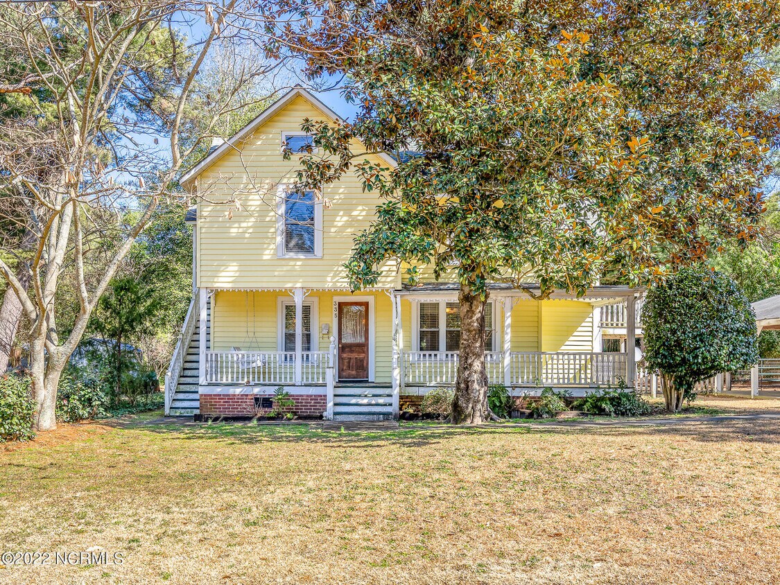 335 W Vermont Ave, Southern Pines, NC 28387 House for Rent in