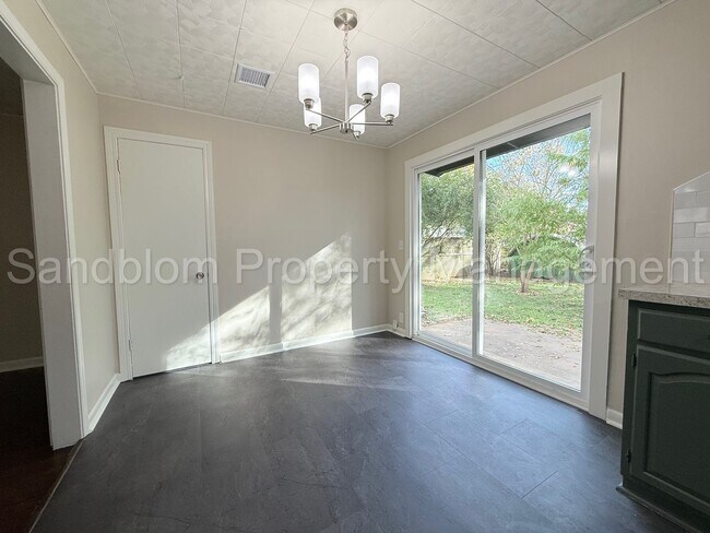 Foto del edificio - For Lease | Tulsa | Available Now!