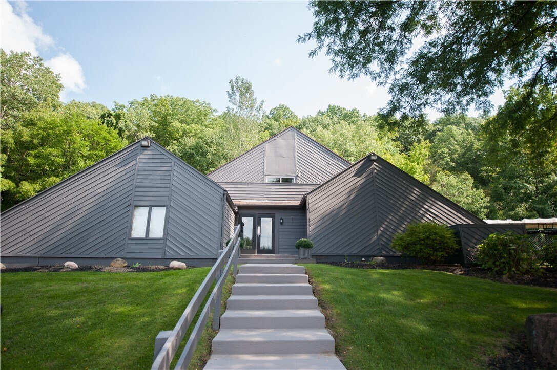 Primary Photo - 260 Hogan Rd