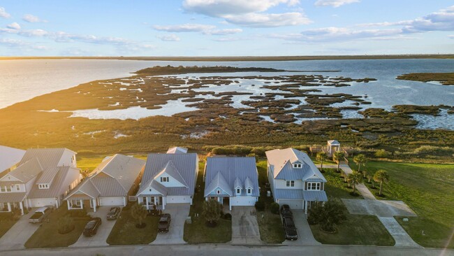 Building Photo - 3/2 in Grand Cay Harbour, Texas City