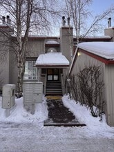 Building Photo - 9625 Independence Dr