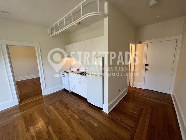 Foto del edificio - 1 bedroom in Brookline MA 02446
