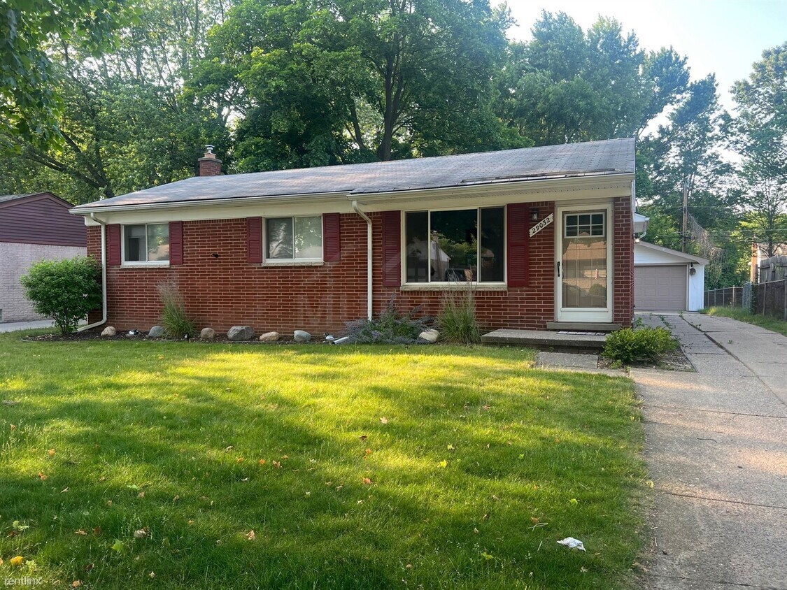 Primary Photo - 3 br, 1.5 bath House - 29032 Rayburn St