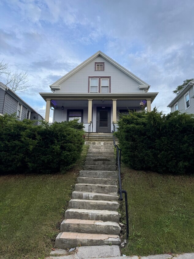 Primary Photo - 1121 Kentucky Ave