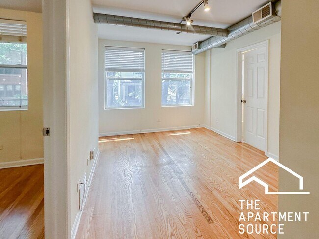 Foto del edificio - 2520 W Leland Ave