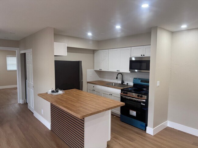 Building Photo - 2267 NW 52nd Ct