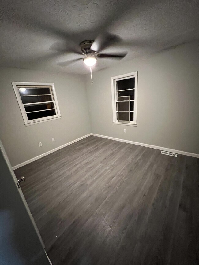 Foto del edificio - 132 Allnutt Dr