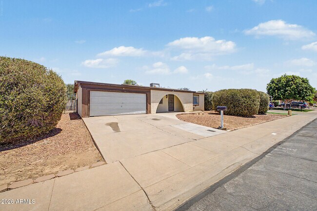 Foto del edificio - 7014 W Palo Verde Dr