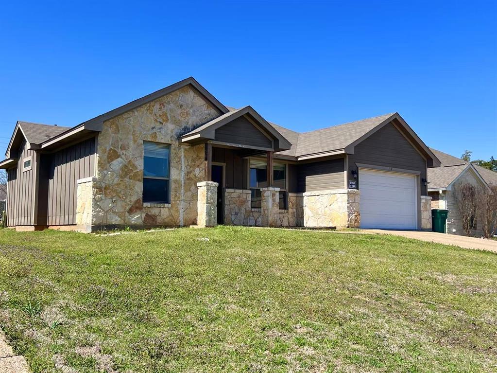 Foto principal - 112 Flat Creek Dr