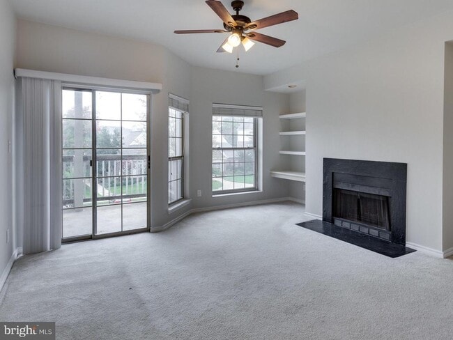 Building Photo - 3906 Penderview Dr