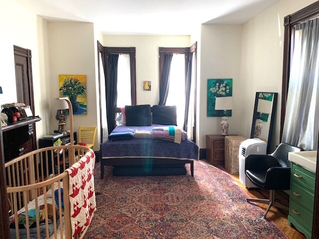 Dormitorio principal con chimenea - 251 School St