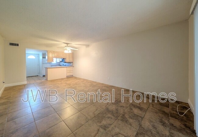 Foto del edificio - 1000 3rd St