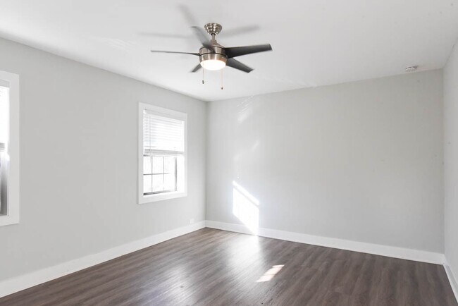 Building Photo - 730 Judson Ave