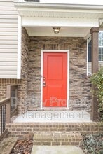 Building Photo - 10424 Fielding Rd