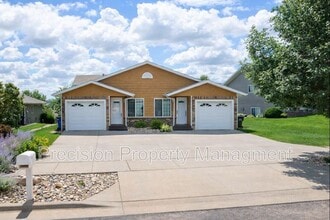 Building Photo - 2444 Merlot Dr