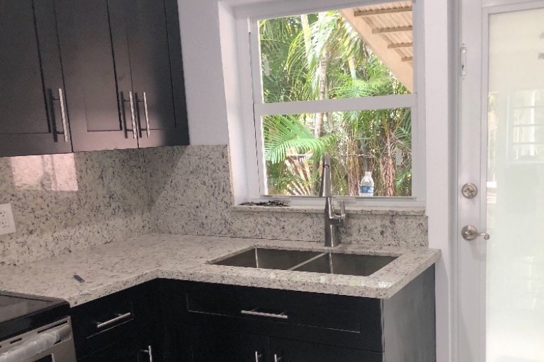 Photo - 634 SE 4th Pl (Hialeah, FL)