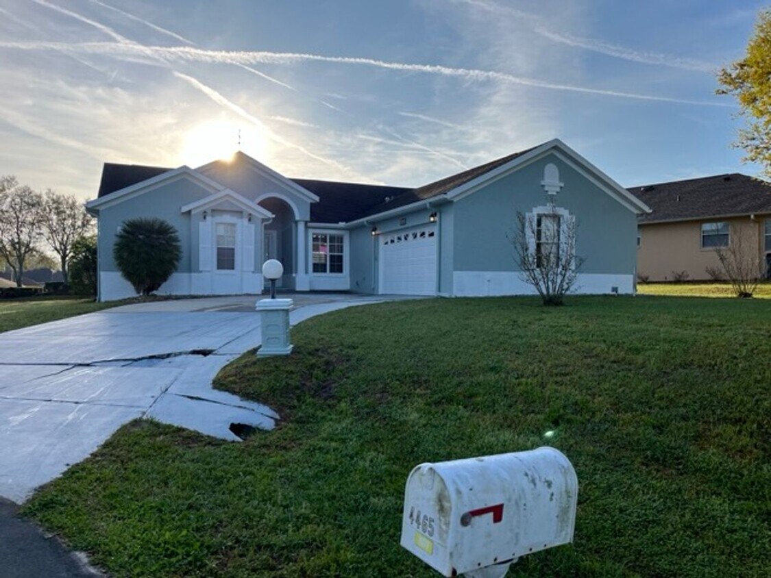 4465 N Moonglow Point, Beverly Hills, FL 34465 House Rental in