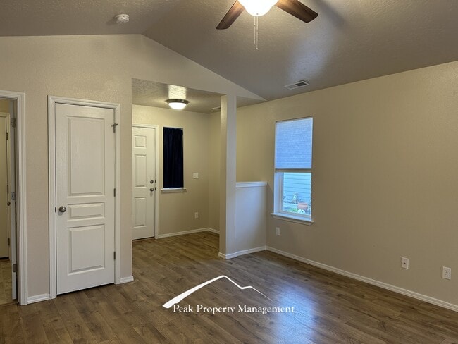 Building Photo - 12542 Ochoco St
