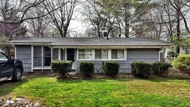 Building Photo - 212 S Emerald Ln