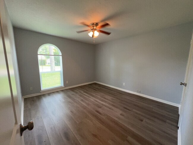 Foto del edificio - 27226 W Pyeatt Ln