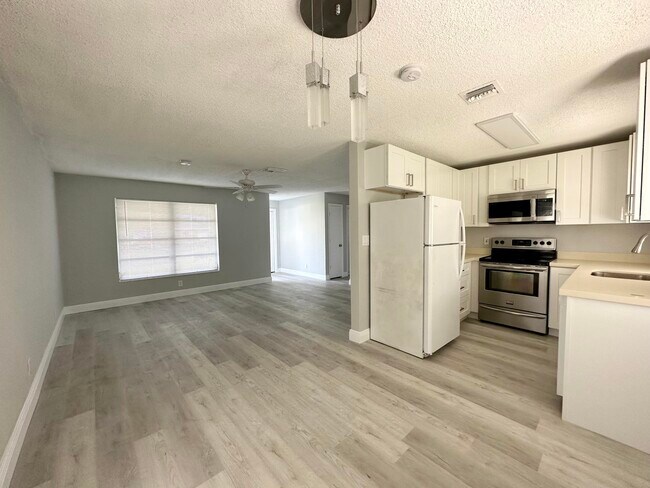 Foto del edificio - 4371 NW 1st Terrace