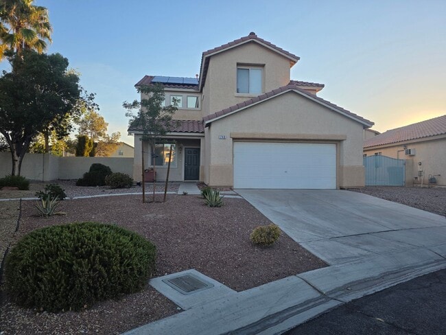 Building Photo - 748 Maccabe Ave