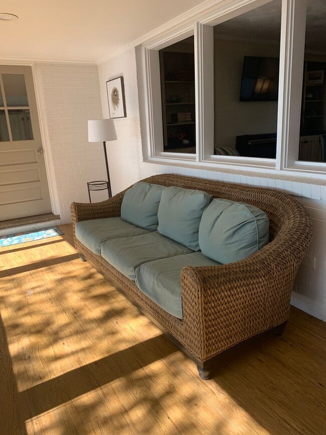 Foto del edificio - 3 Bedroom 2 Bath Home in Point Harbor Avai...