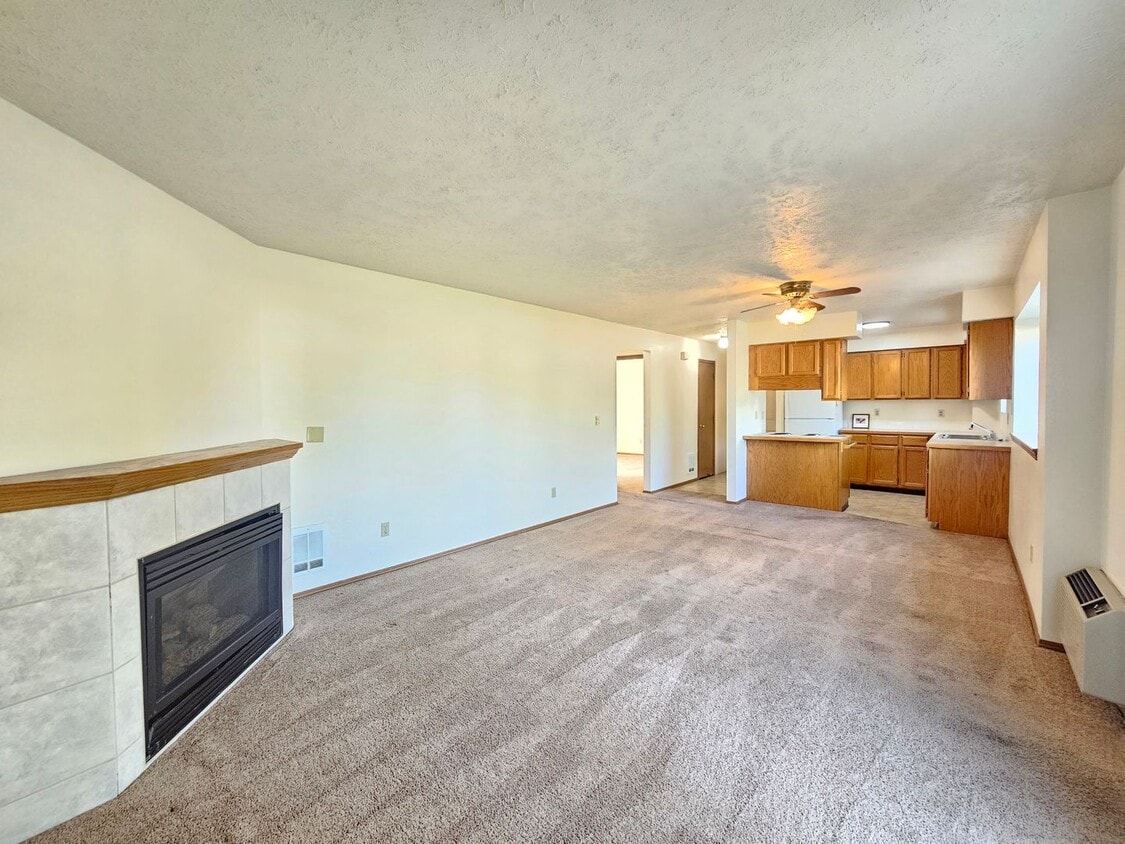 Primary Photo - 12506 E 3rd Ave