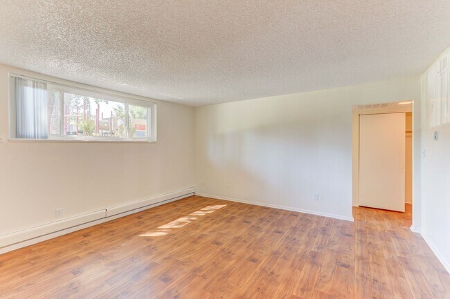 Building Photo - Creekside At Amherst Apartments