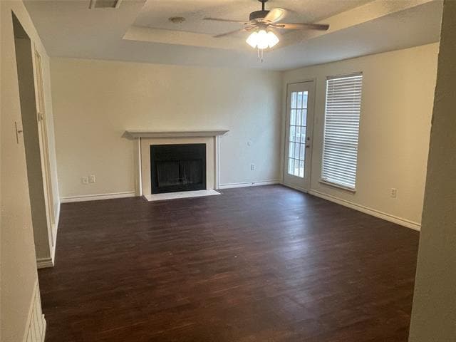 Building Photo - 5412 Village Green Dr