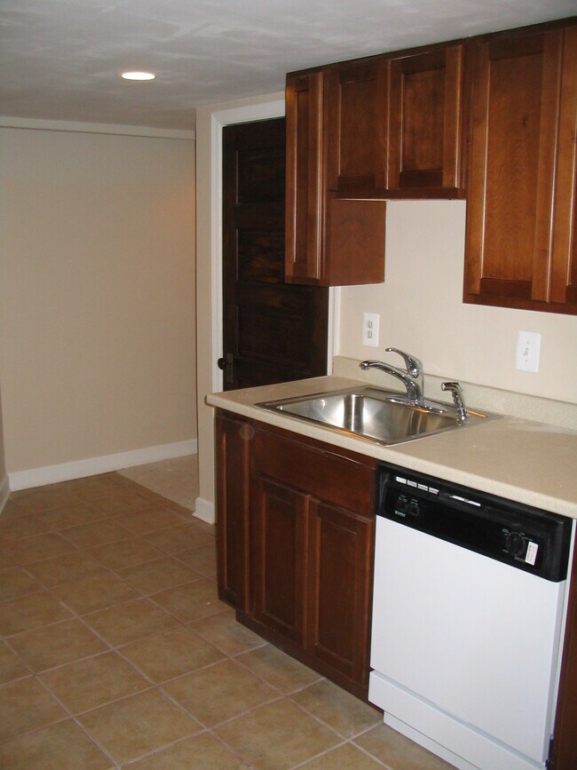 Foto del edificio - 1811 Kilbourne Pl NW