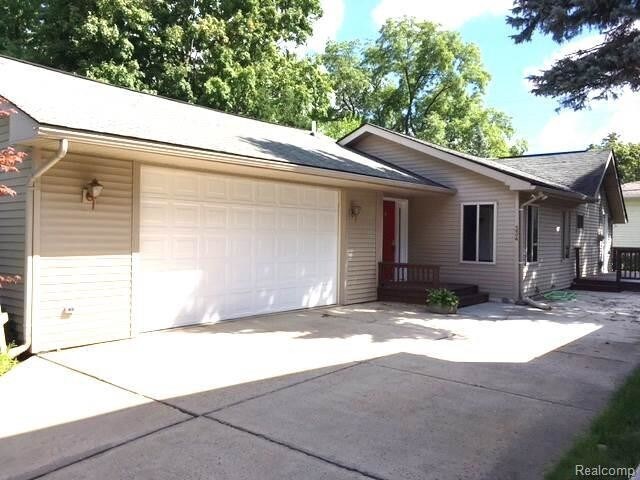 Primary Photo - 334 N Alice Ave