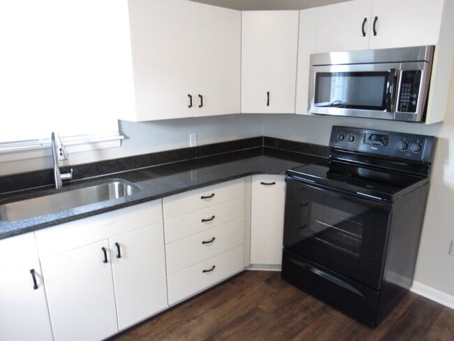Foto del edificio - North Nashville 3 bedroom home with renovations!