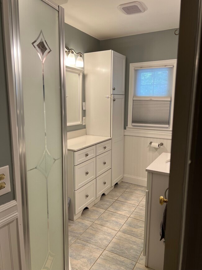 Foto del edificio - 364 S Manning Blvd