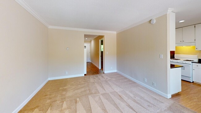 Building Photo - 998 Ignacio Blvd