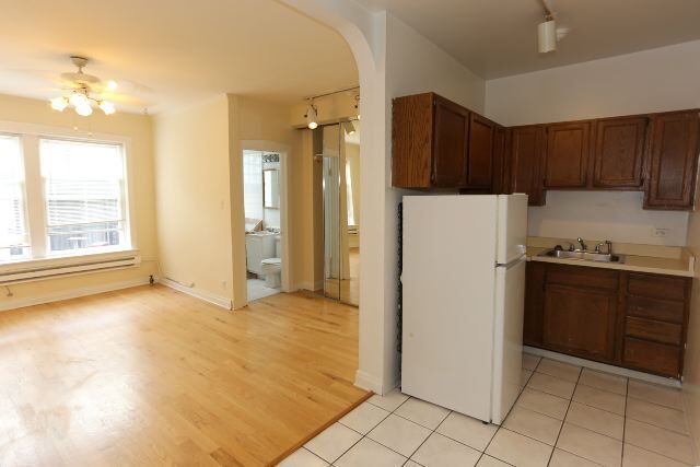 Building Photo - 457 W Melrose St