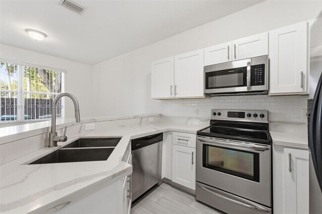 Foto del edificio - 12594 SW 122nd St